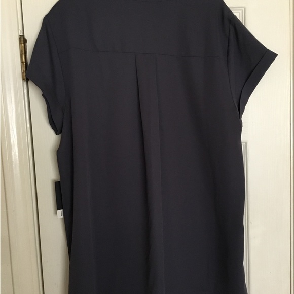 NWT Simply Vera Wong Hidden Button Front Top - Picture 2 of 7